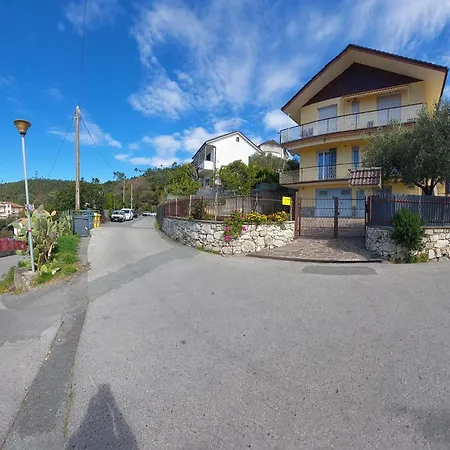La Pineta, 26 - 3 公寓 *